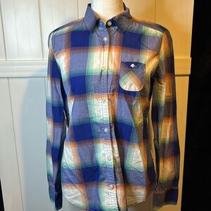 American Eagle plaid button down shirt